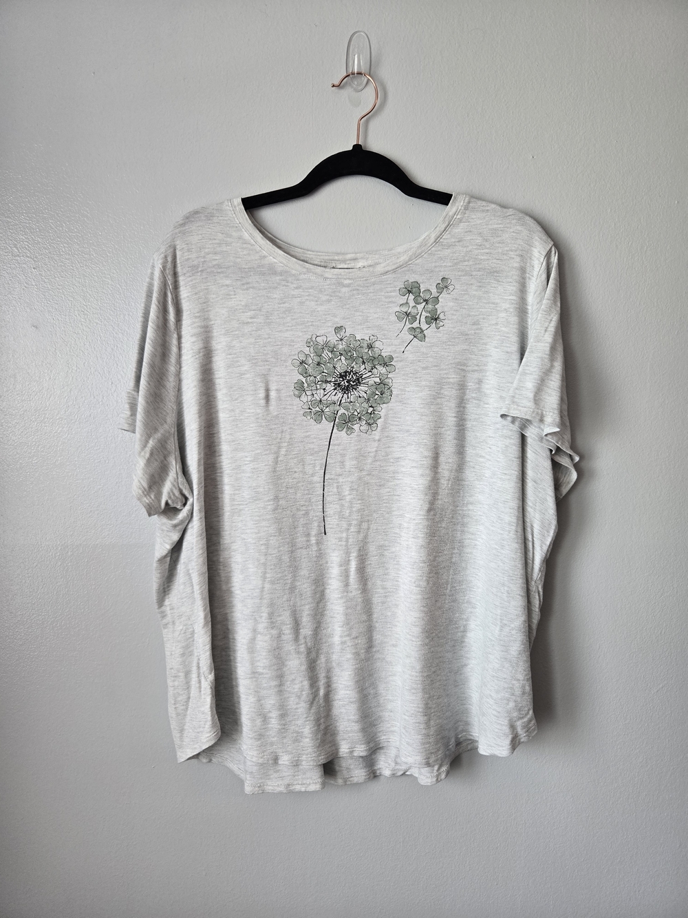 Maurices Grey Lucky Green Dandelion Floral Graphic Tee Short Sleeve Soft Top 2X